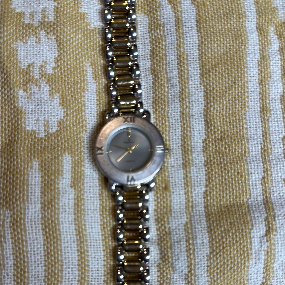 Vintage Peugeot Gold and Silver Watch - Picture 2 of 6